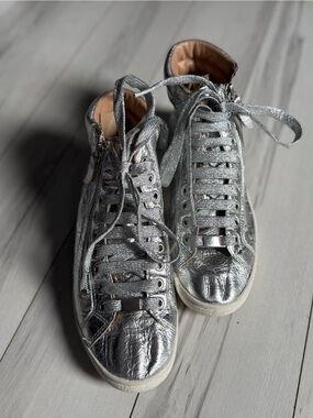 Ugg Olive Metallic Silver Sneaker